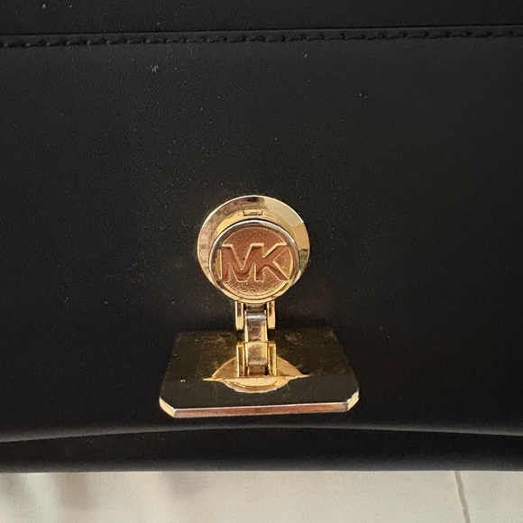 Michael Kors Lita Crossbody with Gold Accent - Removable Strap - Picture 4 of 16